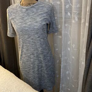 🌸💟 FINAL SALE 💟🌸 Forever 21 Short Sleeved Crew Neck Long Top Size S